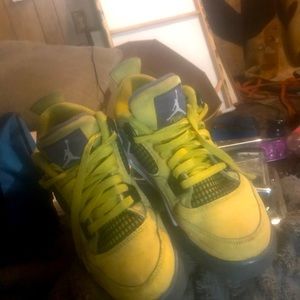 Jordan’s size 6 clean wore once